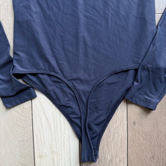 Abercrombie & Fitch Navy Long Sleeve Bodysuit - Picture 4 of 4